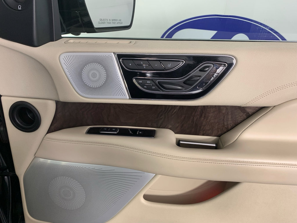 Used 2021 Lincoln Navigator Reserve w/ Luxury Package image 43