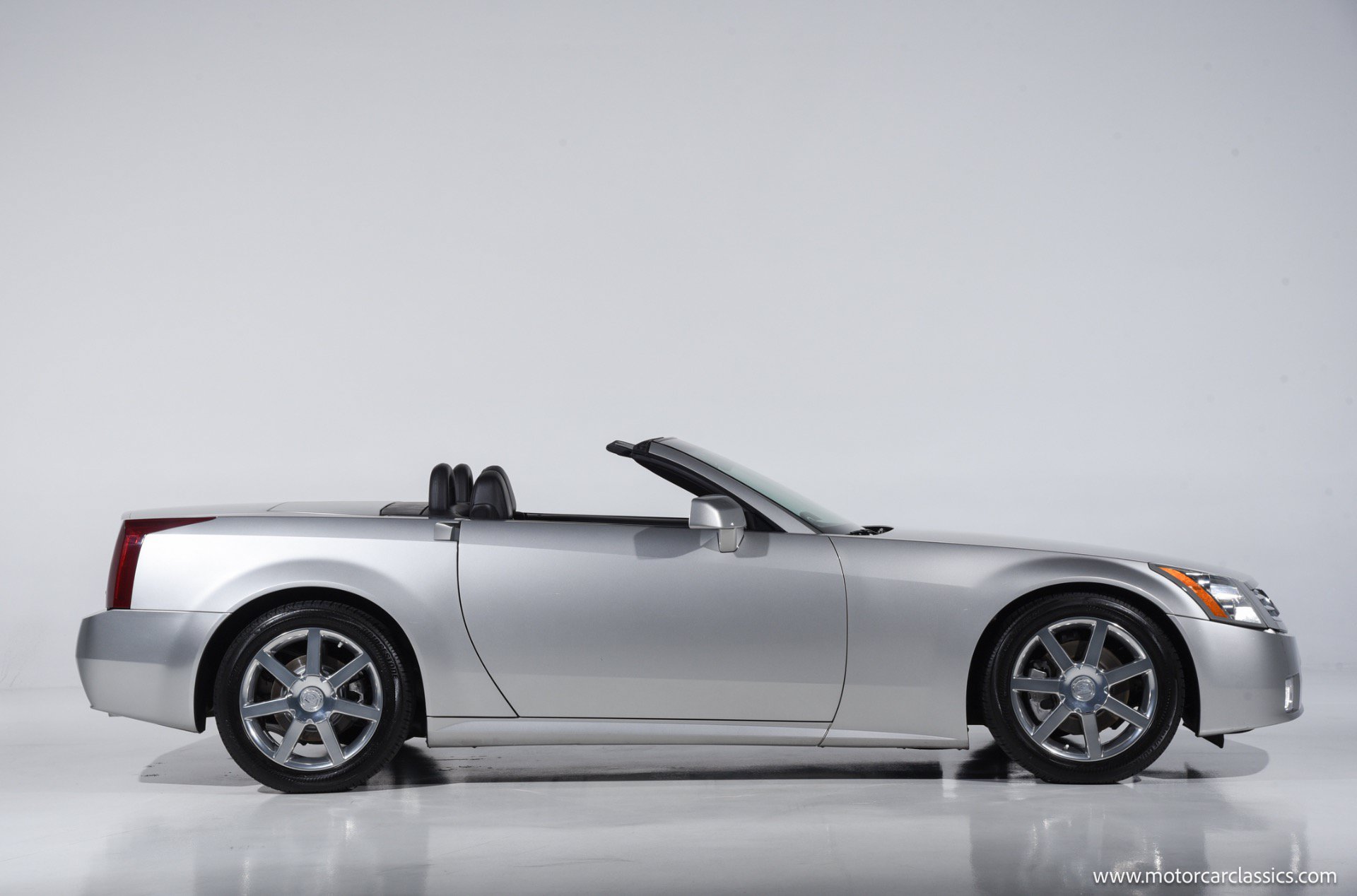 Used 2006 Cadillac XLR image 10