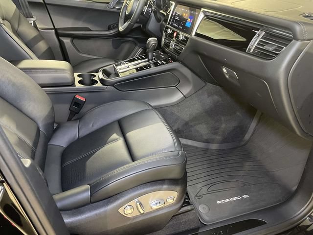 Certified 2026 Porsche Macan Turbo AWD/4WD image 23