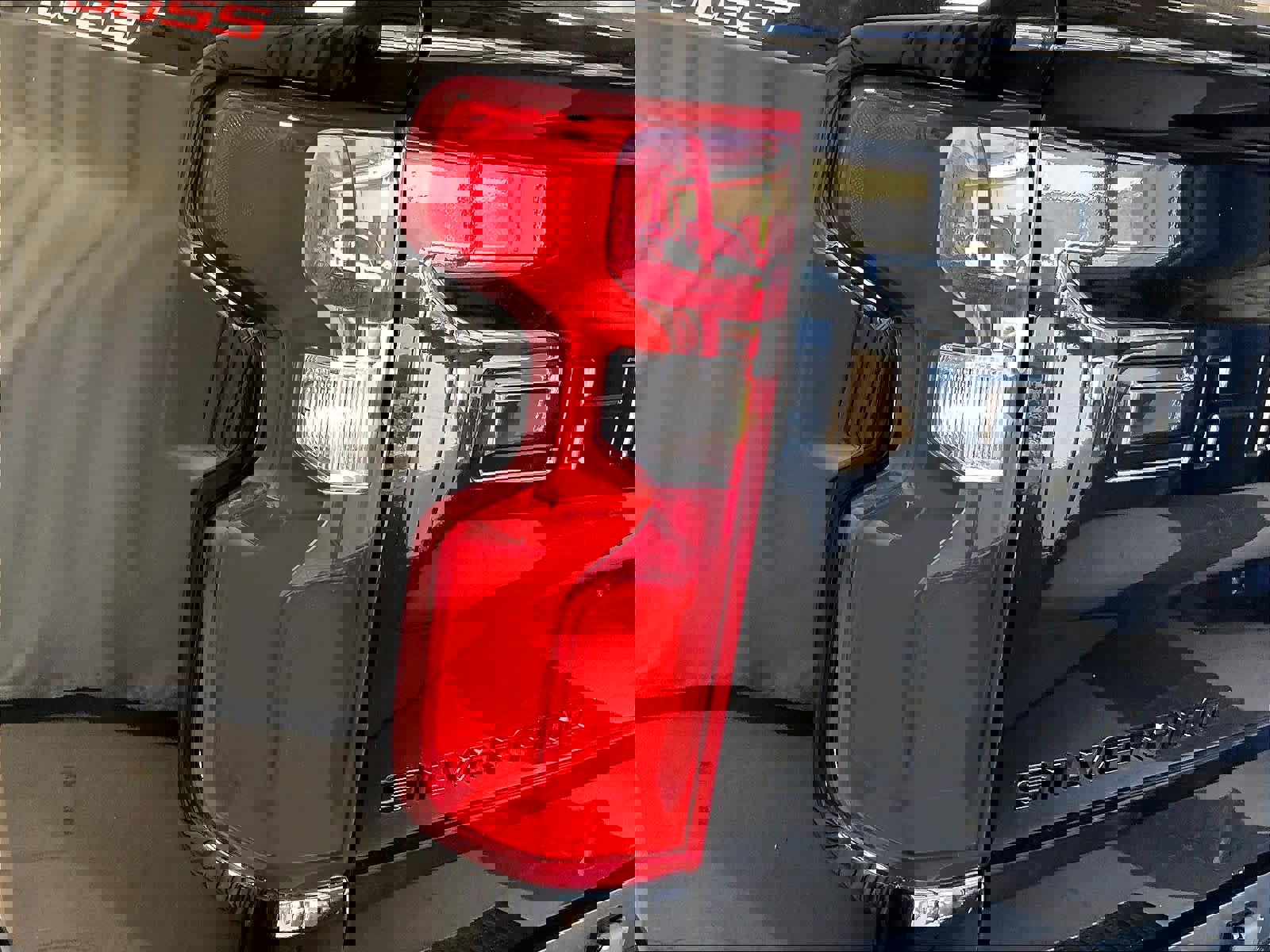 Used 2020 Chevrolet Silverado 1500 LT Trail Boss w/ Midnight Edition AWD/4WD image 34