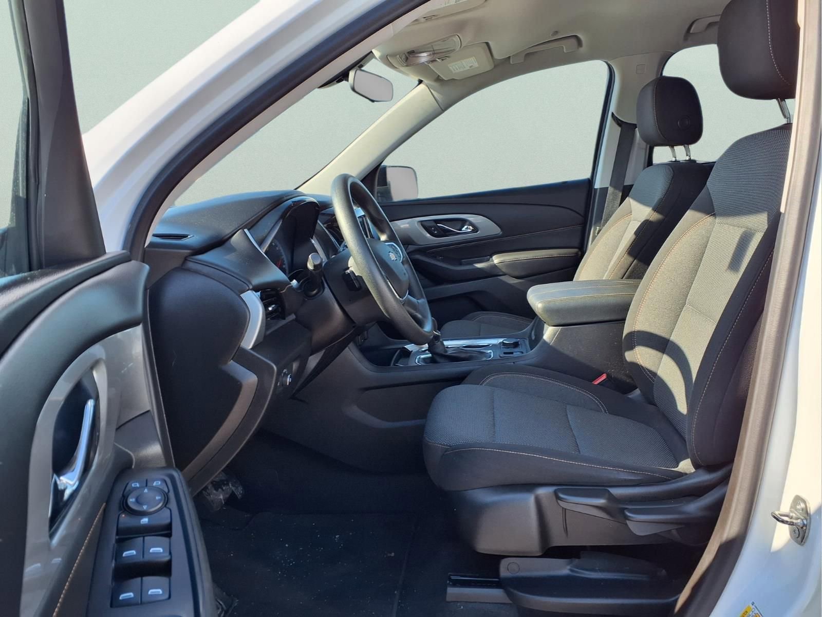 Used 2021 Chevrolet Traverse LS AWD/4WD image 22