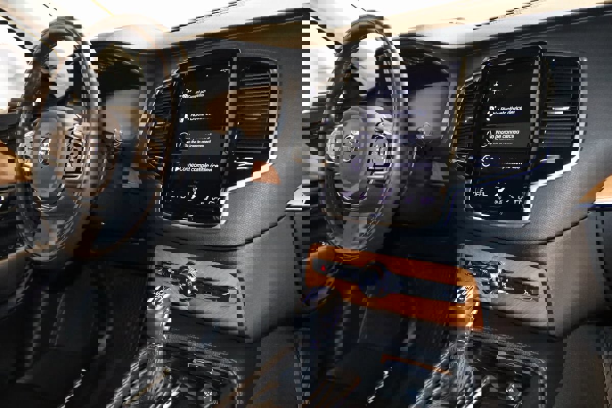 Used 2022 Volvo XC90 T6 Momentum w/ Advanced Package image 57