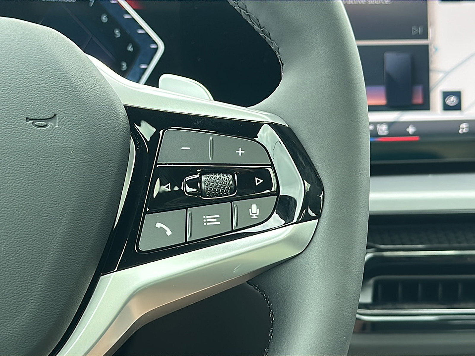 New 2025 BMW 230i Coupe w/ Premium Package image 17