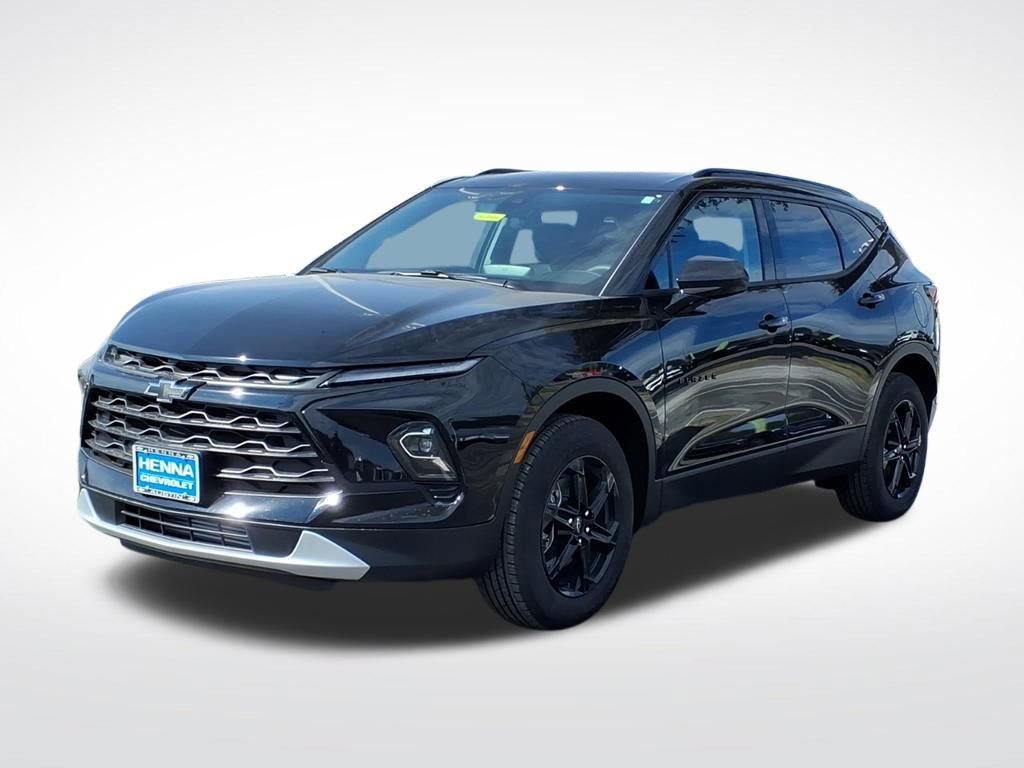 New 2026 Chevrolet Blazer LT w/ Midnight/Sport Edition AWD/4WD image 3