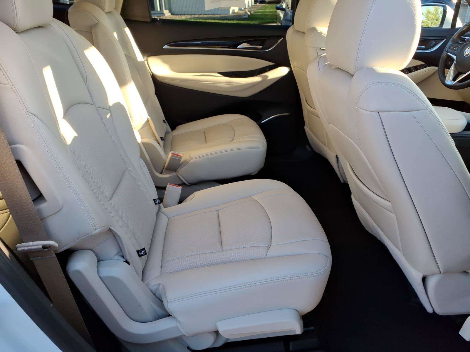 Used 2024 Buick Enclave Essence w/ Experience Buick Package AWD/4WD image 28