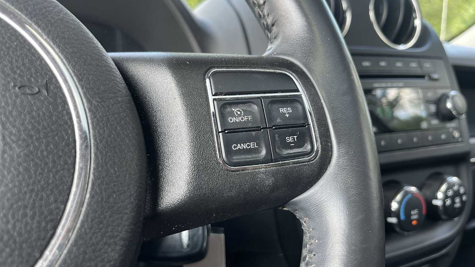 Used 2015 Jeep Patriot High Altitude AWD/4WD image 38