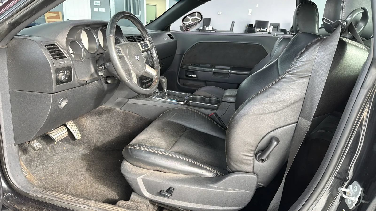 Used 2009 Dodge Challenger SRT8 RWD image 14
