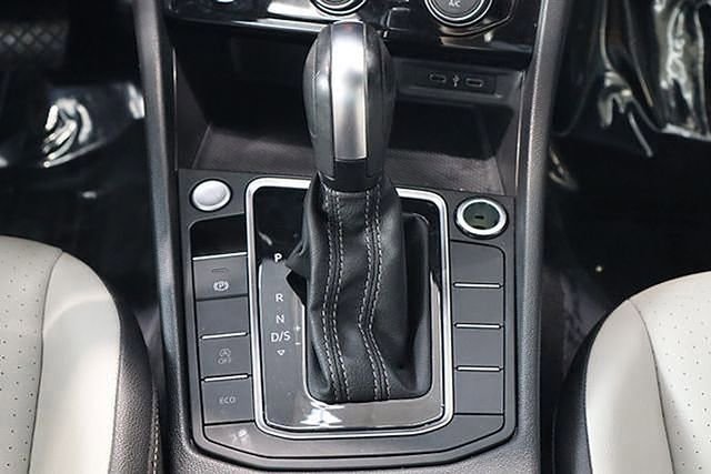 Used 2021 Volkswagen Jetta R-Line w/ R-Line Cold Weather Package FWD image 35