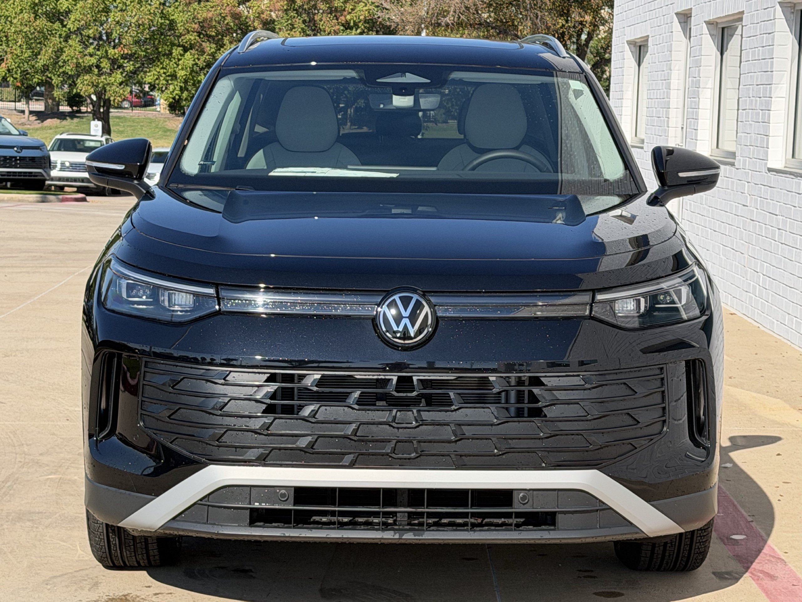 New 2026 Volkswagen Tiguan SE FWD image 9