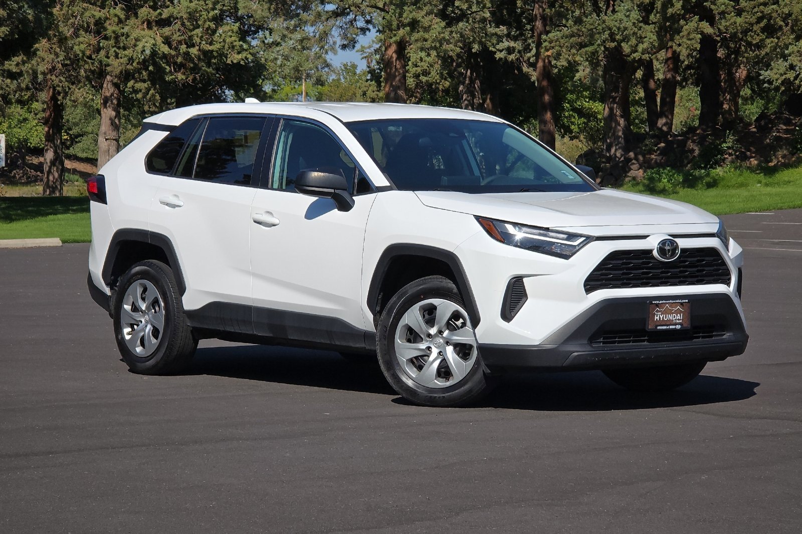 Used 2023 Toyota RAV4 LE image 2