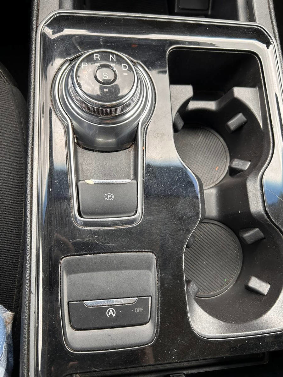 Used 2019 Ford Edge SE FWD image 26
