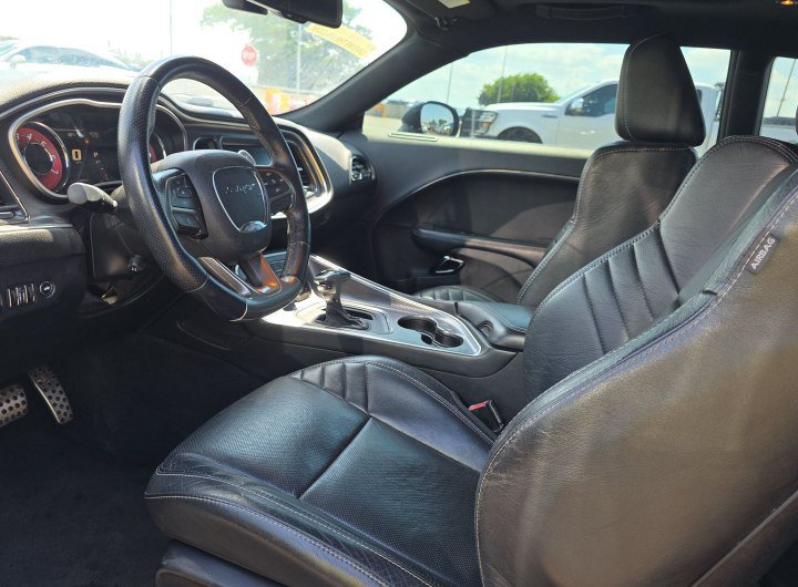 Used 2016 Dodge Challenger SRT Hellcat RWD image 3