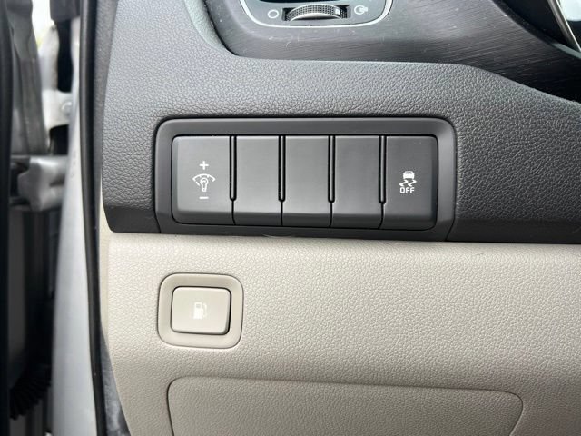 Used 2015 Kia Sedona LX FWD image 10