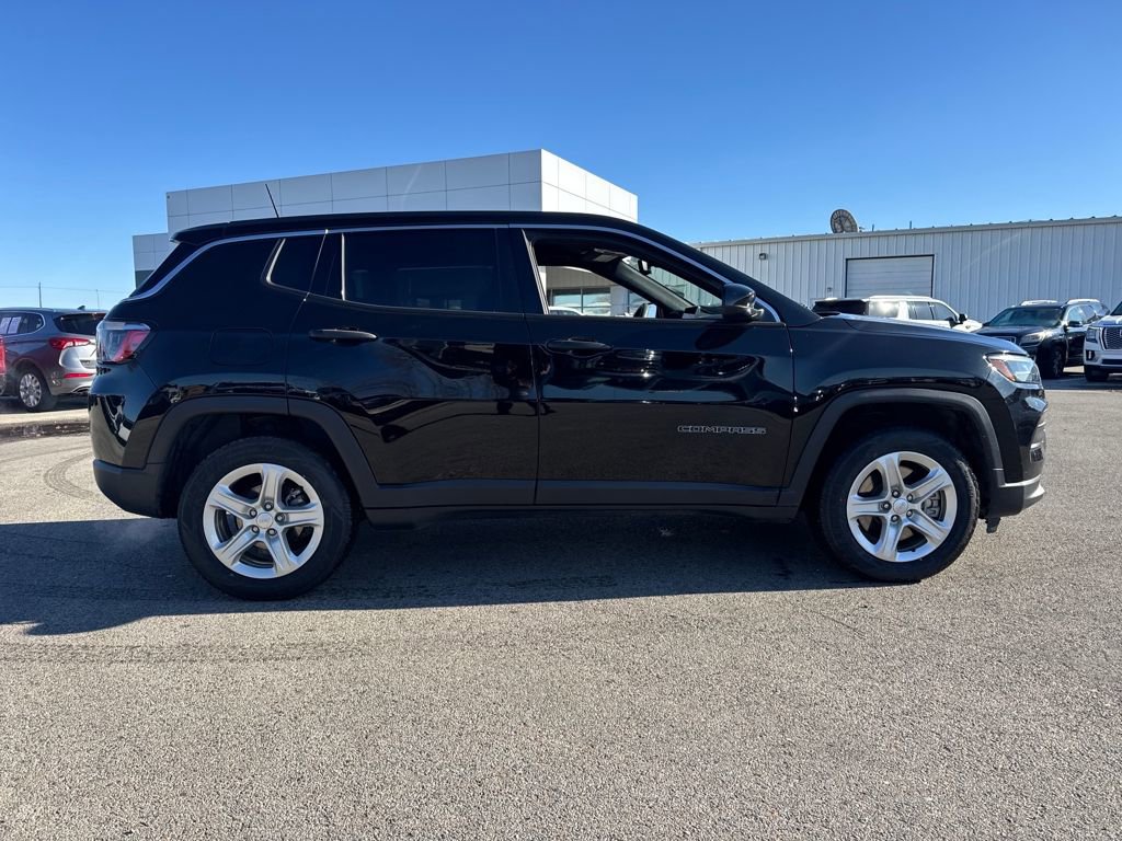 Used 2023 Jeep Compass Sport image 8