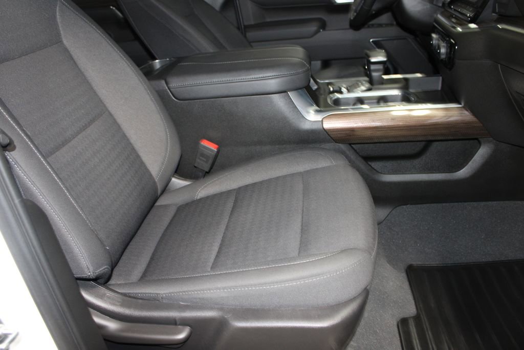 Used 2023 Chevrolet Silverado 1500 LT image 24