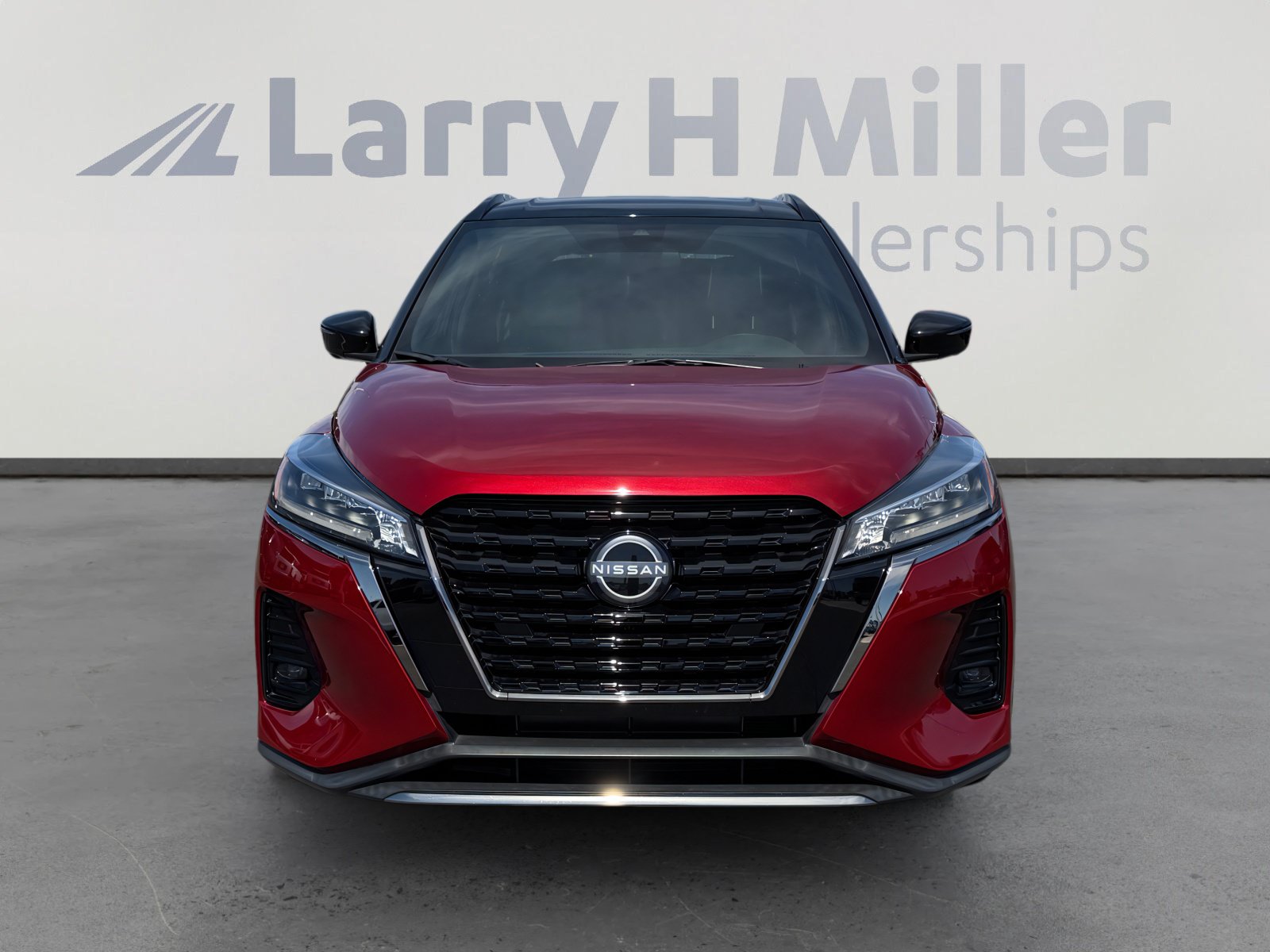 Used 2023 Nissan Kicks SR w/ SR Premium Package FWD image 8