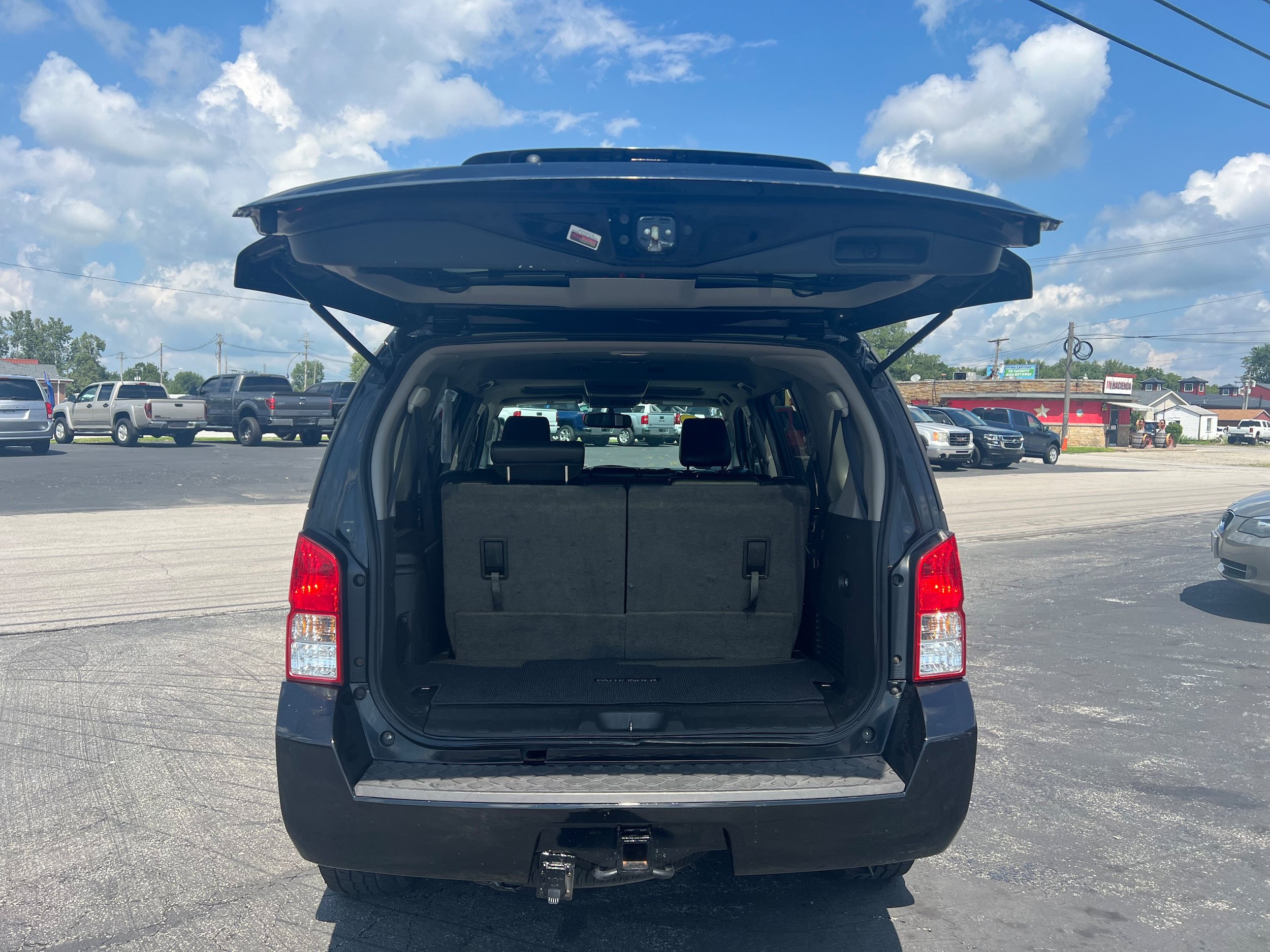 Used 2011 Nissan Pathfinder LE w/ Navigation Pkg AWD/4WD image 20