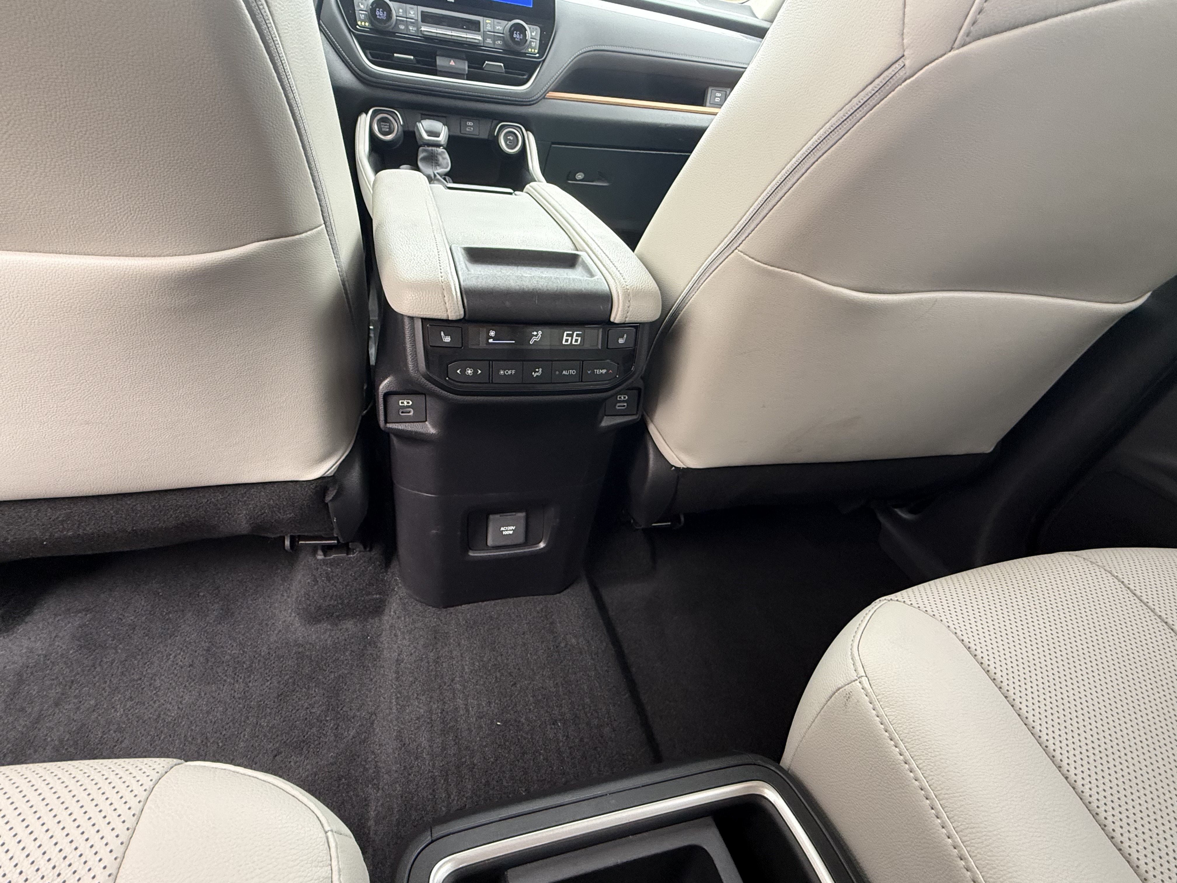 Certified 2024 Toyota Grand Highlander AWD image 31