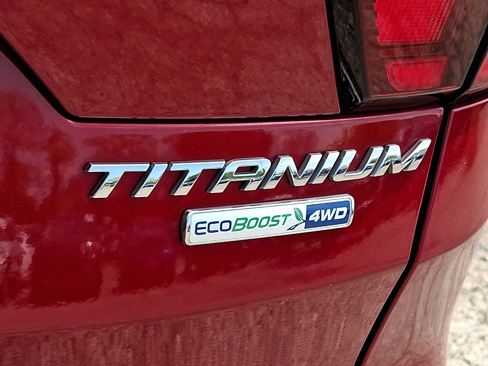 Certified 2019 Ford Escape Titanium AWD/4WD image 33