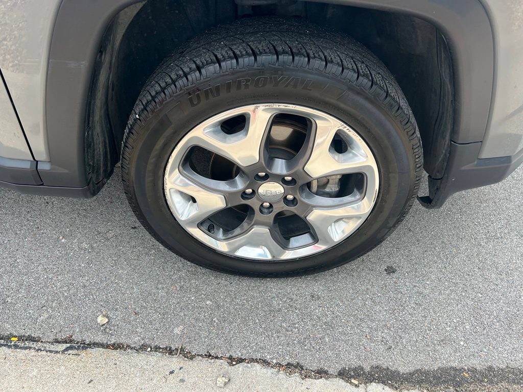 Used 2020 Jeep Compass Limited AWD/4WD image 11