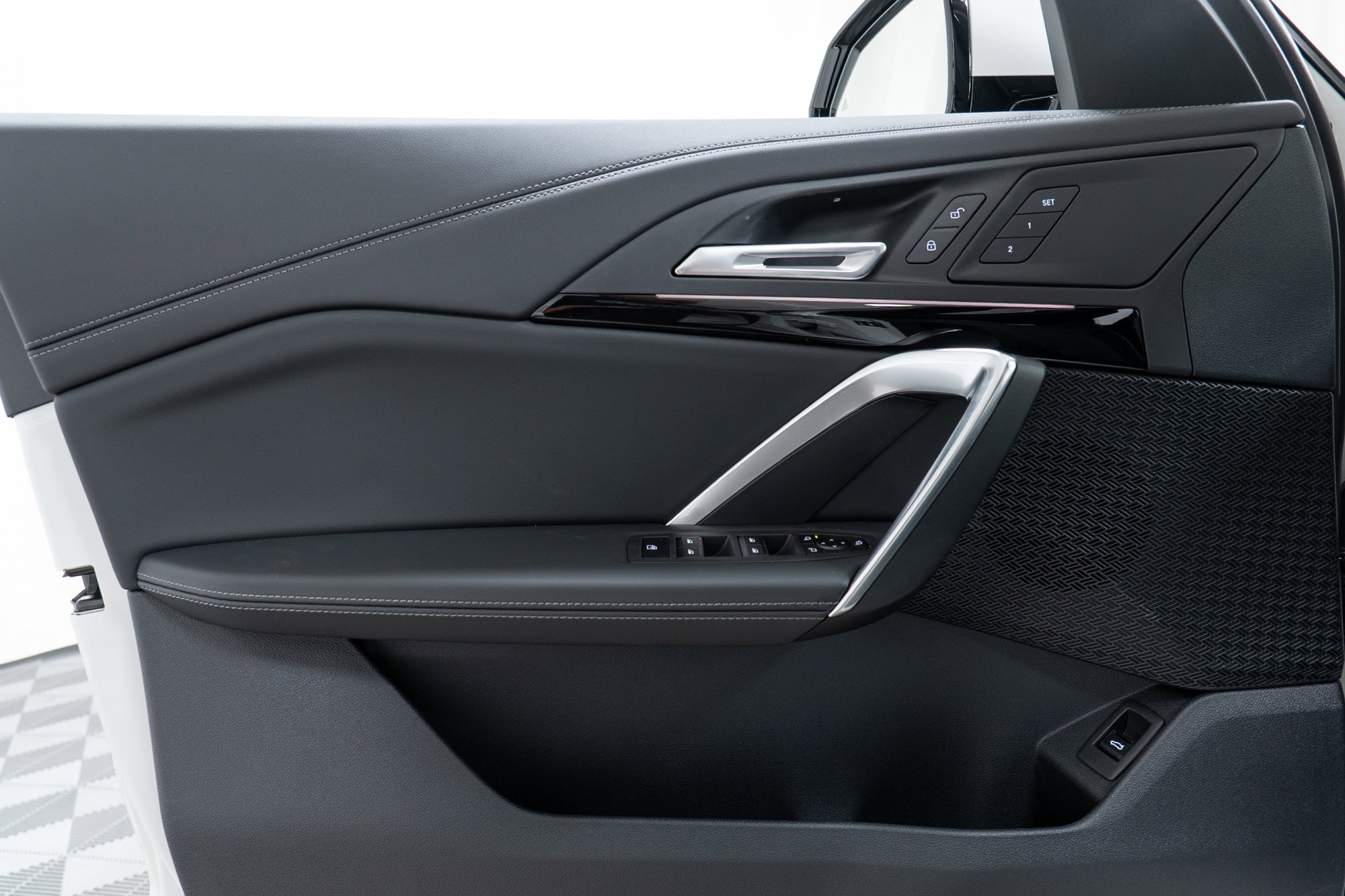 Used 2026 BMW X1 xDrive28i w/ M Sport Package image 11