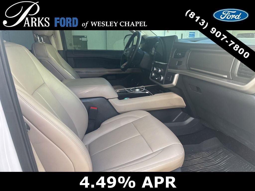 Used 2023 Ford Expedition XLT image 5