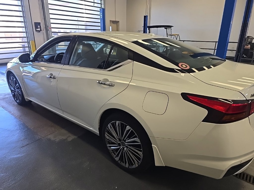 Used 2023 Nissan Altima 2.5 SL AWD/4WD image 5