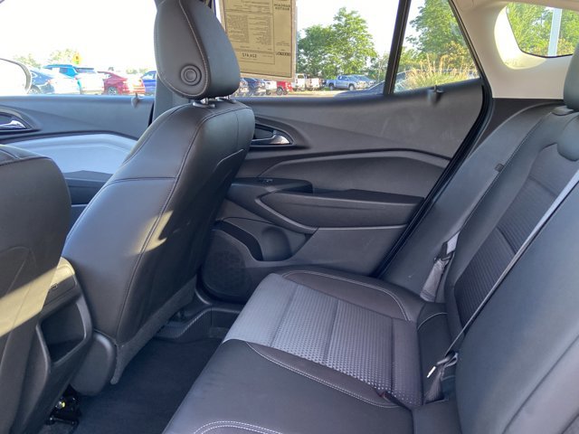 Used 2025 Chevrolet Trax LT w/ LT Convenience Package FWD image 16