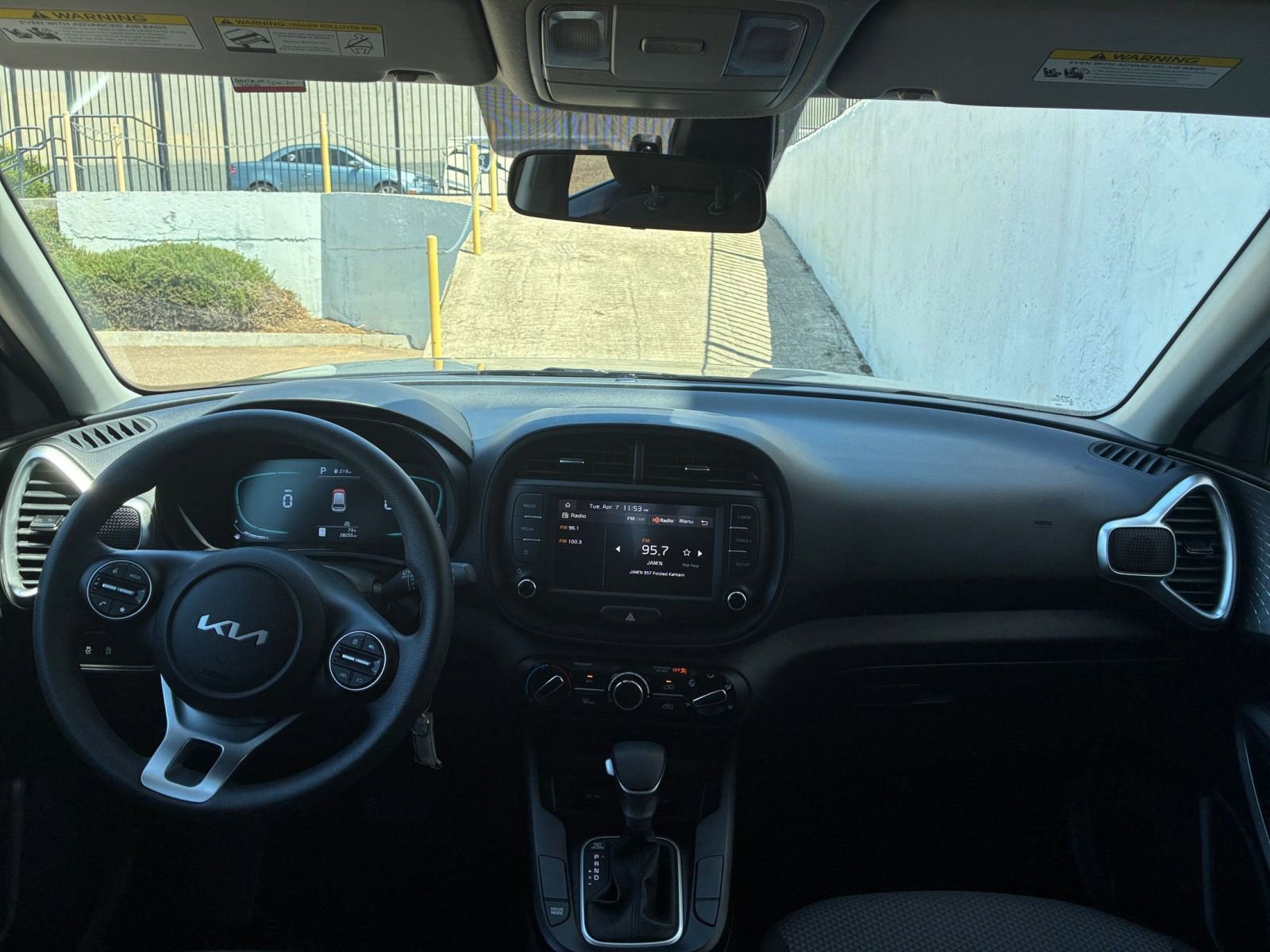 Used 2025 Kia Soul LX w/ LX Technology Package image 31
