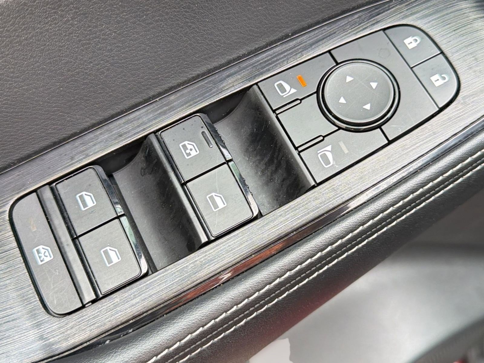 Used 2023 Nissan Rogue SV w/ SV Premium Package FWD image 20