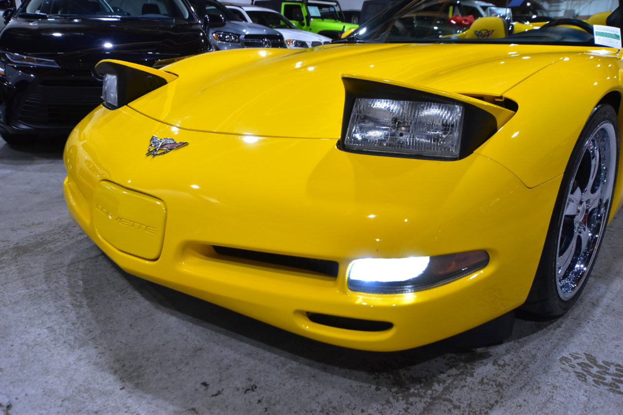 Used 2003 Chevrolet Corvette Convertible w/ Preferred Equipment Group1 image 9