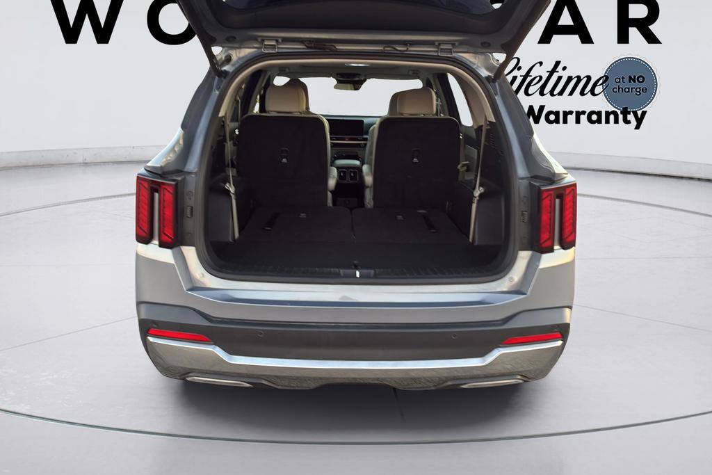 Used 2024 Kia Sorento EX w/ Panoramic Sunroof Package FWD image 18