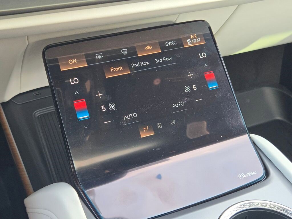 New 2026 Cadillac Vistiq Sport w/ LPO, Floor Liner Package image 33