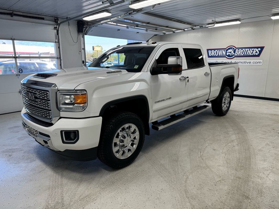 Used 2019 GMC Sierra 2500 Denali w/ Duramax Plus Package AWD/4WD image 1