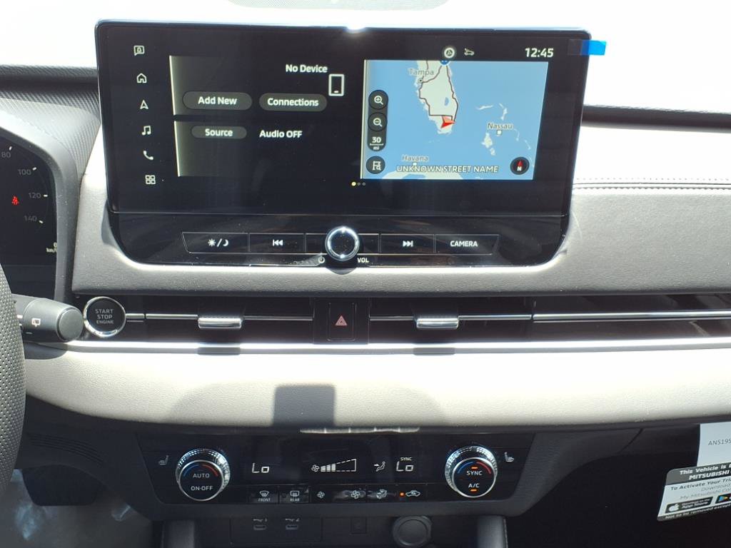 New 2025 Mitsubishi Outlander SE image 13