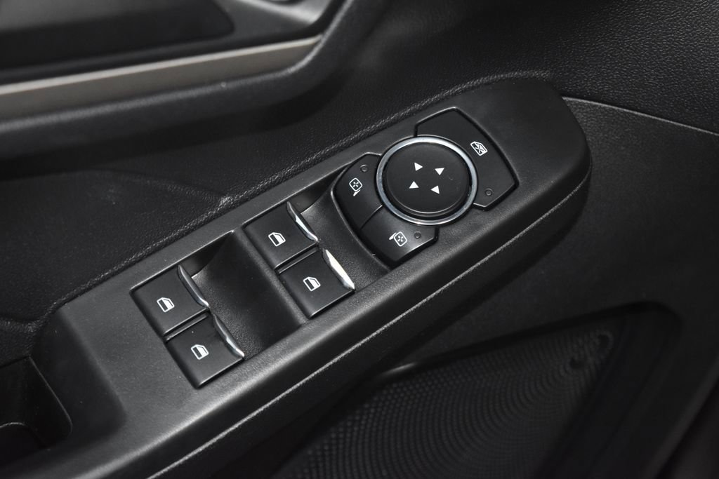 Used 2022 Ford Escape SE image 5