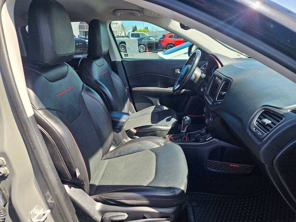 Used 2020 Jeep Compass Trailhawk AWD/4WD image 29
