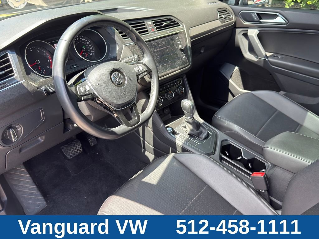 Used 2018 Volkswagen Tiguan SE w/ Panoramic Sunroof Package FWD image 7