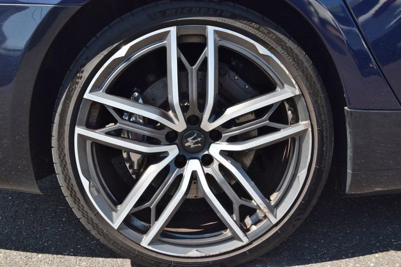 Used 2019 Maserati Quattroporte S GranLusso Q4 AWD/4WD image 15