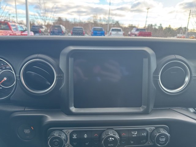 Used 2021 Jeep Gladiator Overland w/ Popular Equipment Package image 21