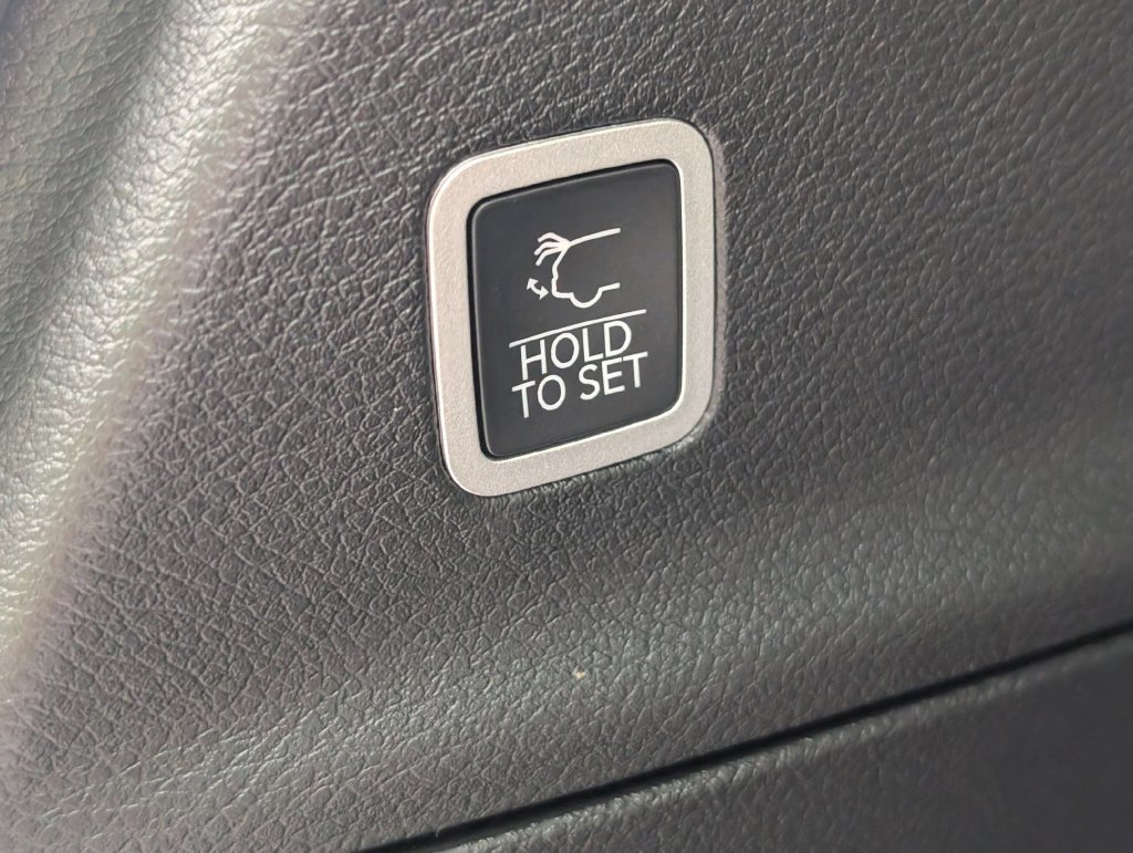 New 2027 Chrysler Pacifica Select FWD image 27