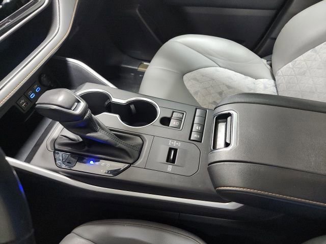 Used 2022 Toyota Highlander Bronze Edition image 36