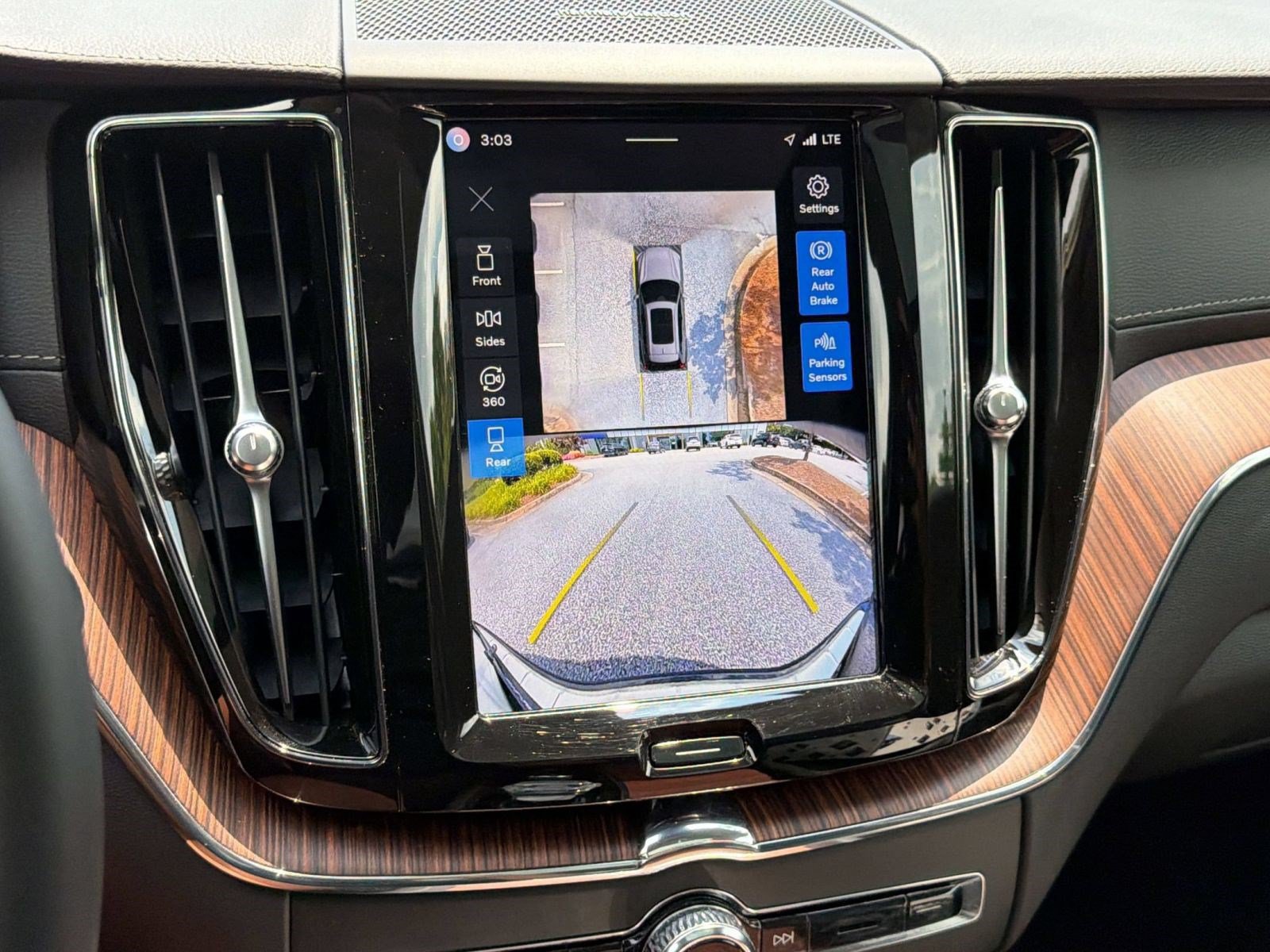 Certified 2024 Volvo XC60 B5 Ultimate w/ Protection Package Premier AWD/4WD image 20