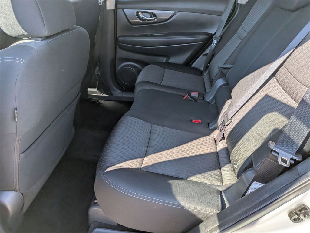 Used 2017 Nissan Rogue SV image 23