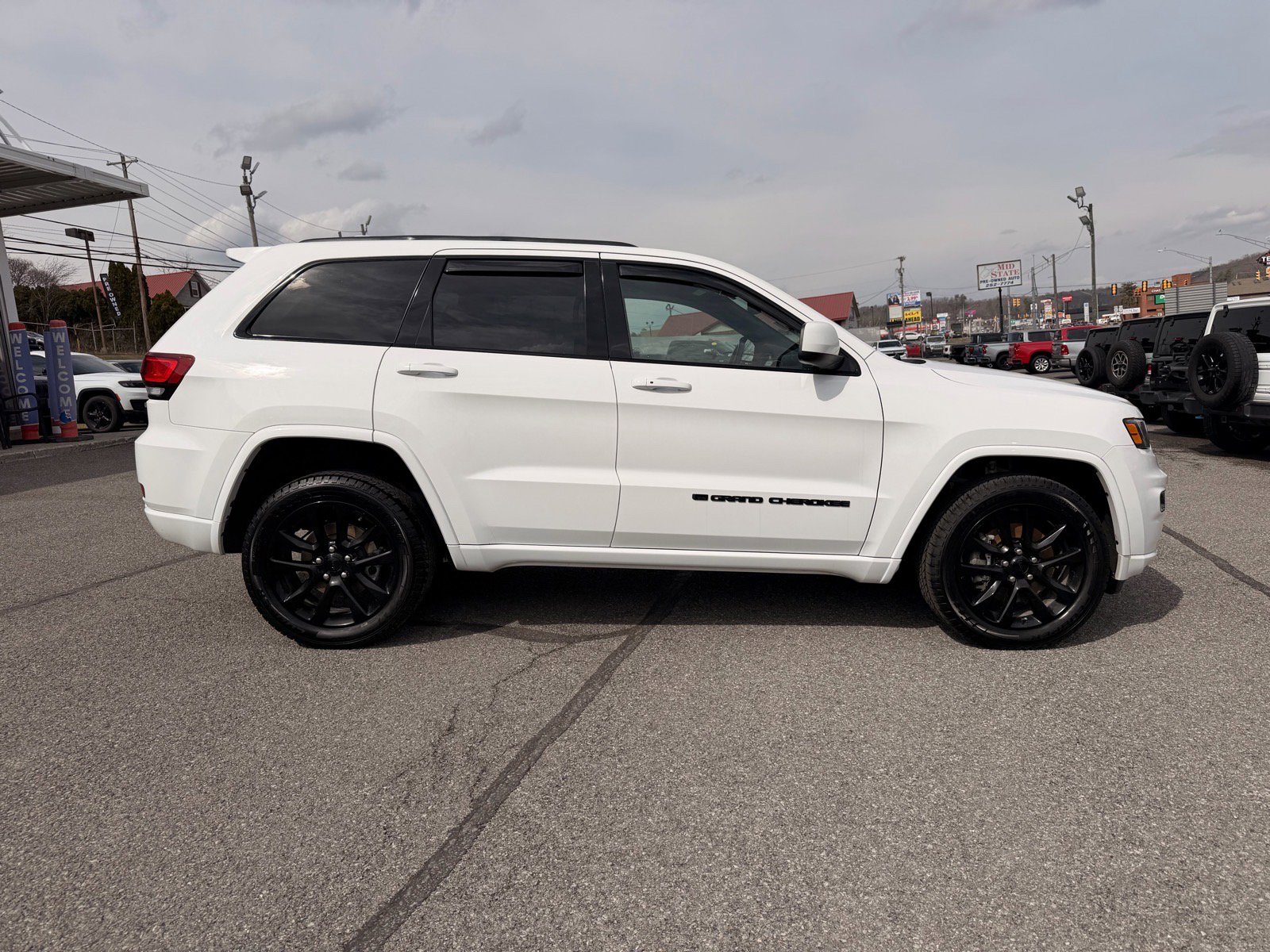 Used 2022 Jeep Grand Cherokee Laredo X image 7