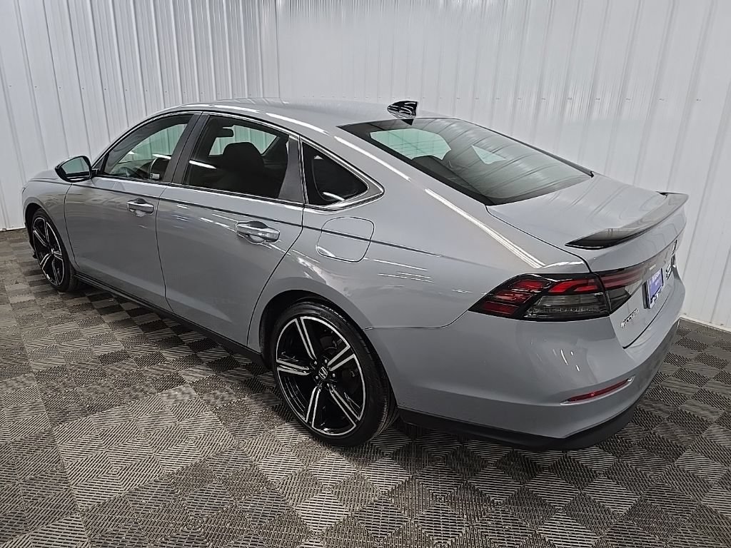 Used 2023 Honda Accord Sport image 9