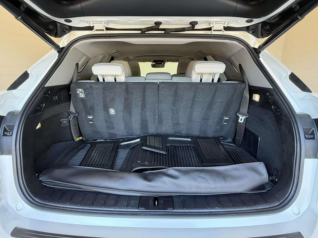 Certified 2022 Lexus RX 350L Premium w/ Premium Package AWD/4WD image 18