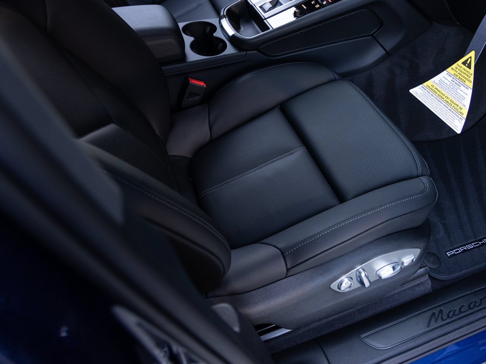 Certified 2026 Porsche Macan AWD/4WD image 34