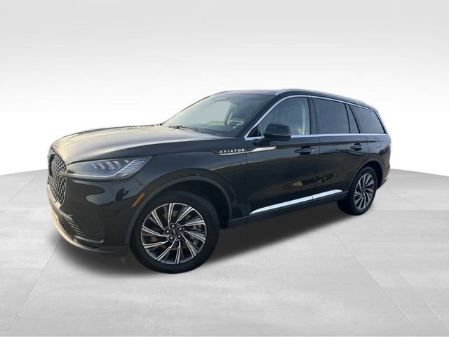 Used 2025 Lincoln Aviator AWD image 2