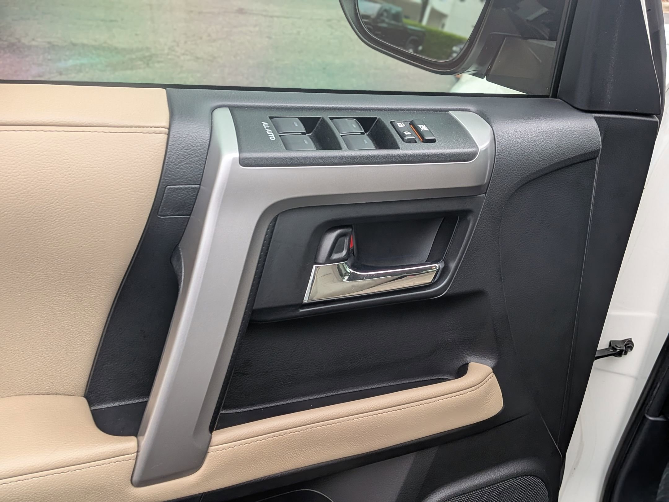 Used 2020 Toyota 4Runner SR5 Premium w/ Moonroof Package AWD/4WD image 15